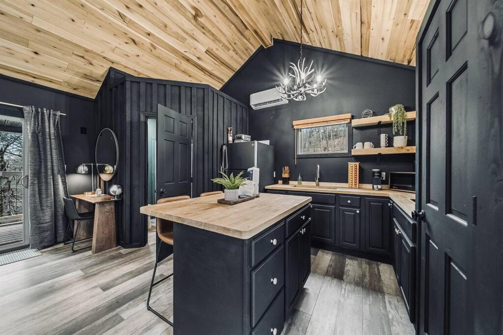 Honeymoon Couples Cabin Secluded, Hot Tub, Views Севьервилл Экстерьер фото